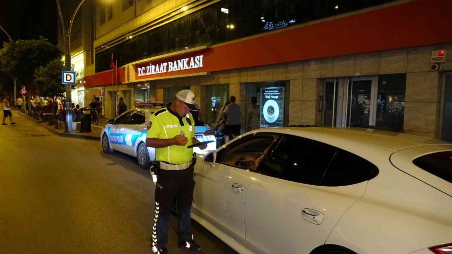 Manavgat’ta Araç Sürücülerine Alkol Denetimi