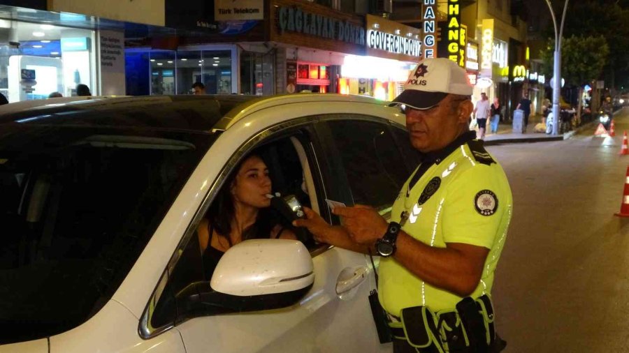 Manavgat’ta Araç Sürücülerine Alkol Denetimi