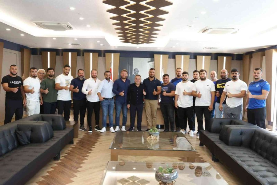 Pehlivanlardan Başkan Böcek’e Kırkpınar’da Altın Kemer Sözü