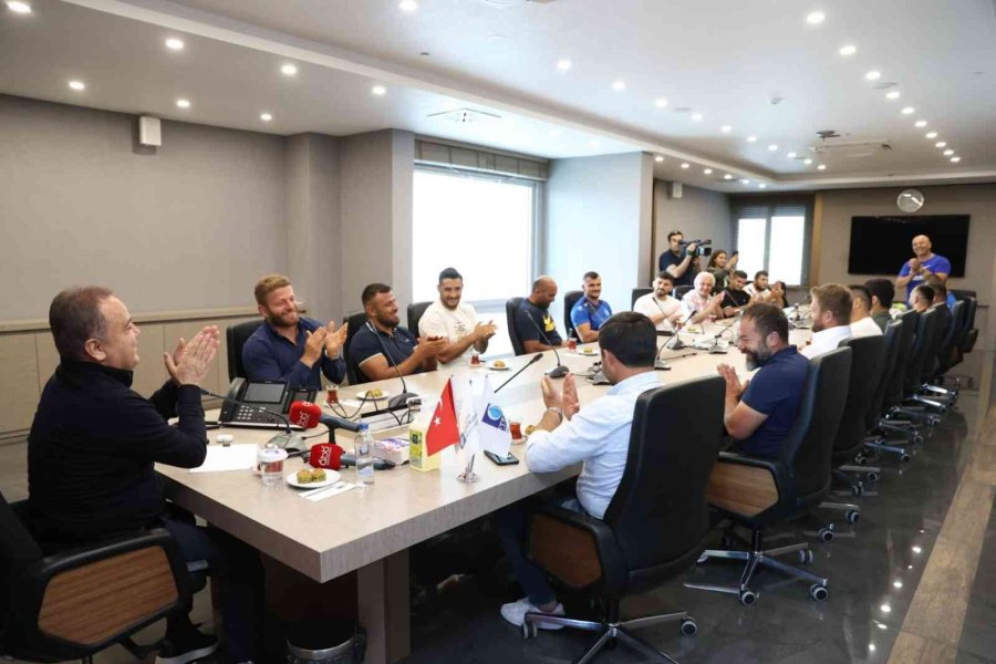 Pehlivanlardan Başkan Böcek’e Kırkpınar’da Altın Kemer Sözü