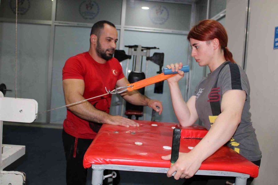 Demir Bilek Kadınların Hedefi Dünya Şampiyonası