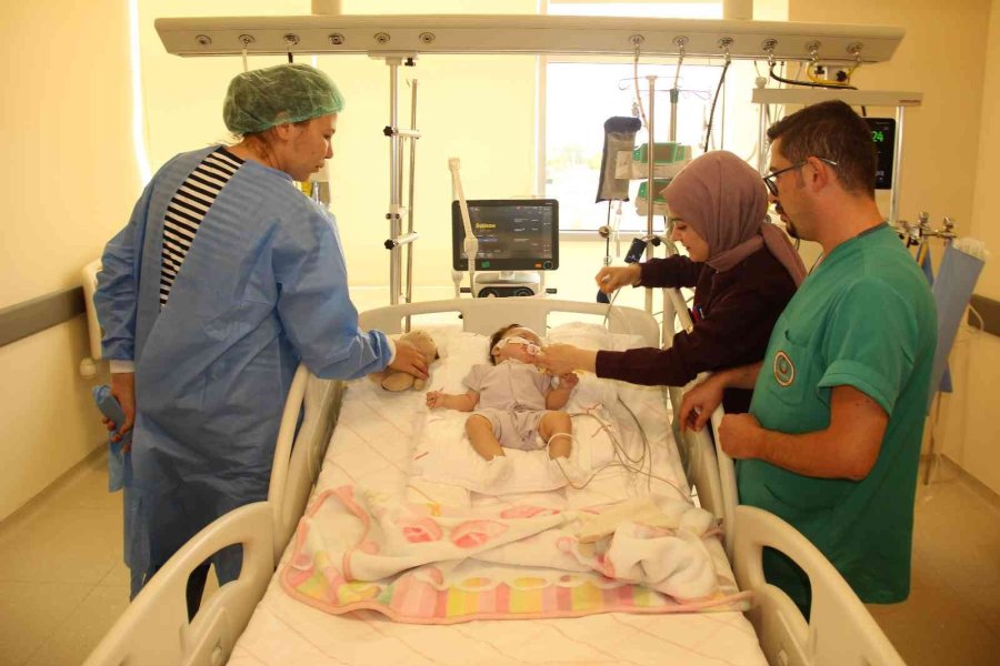 Dört Aylık Bebeğin 300 Binde Bir Görülen Rahatsızlığı Konya’da Şifa Buldu