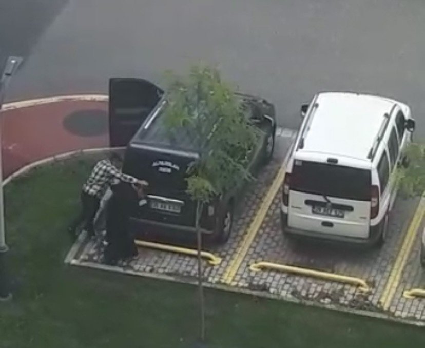 Eskişehir Şehir Hastanesi Otoparkında Kadına Darp