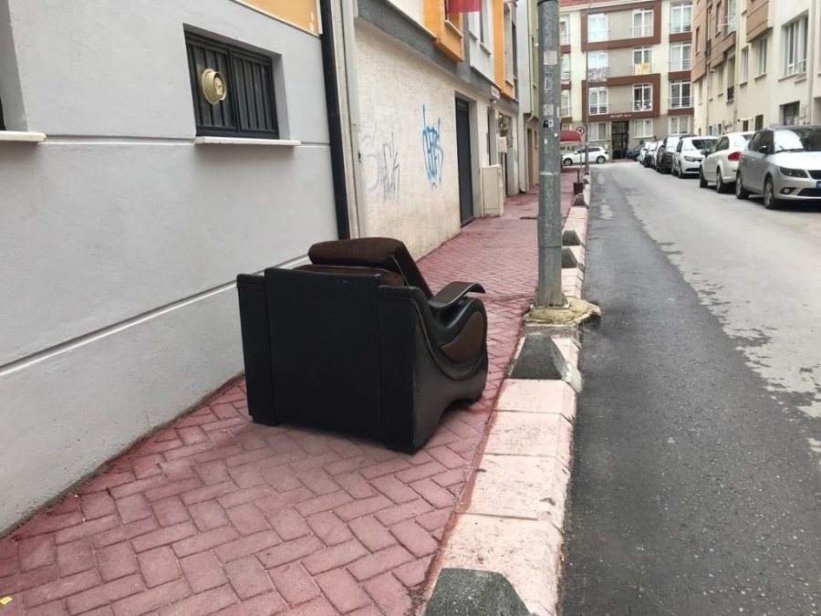 Kaldırımlar Çöplük Değil