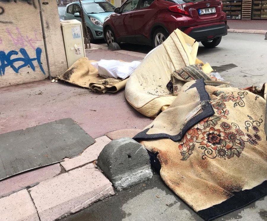 Kaldırımlar Çöplük Değil