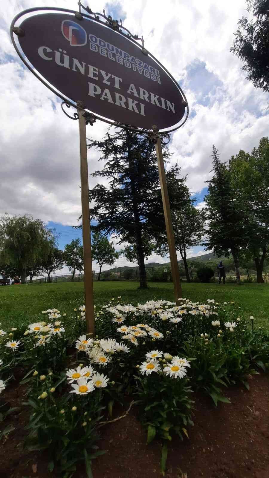 Cüneyt Arkın’ın İsteğini Minikler Gerçekleştirdi