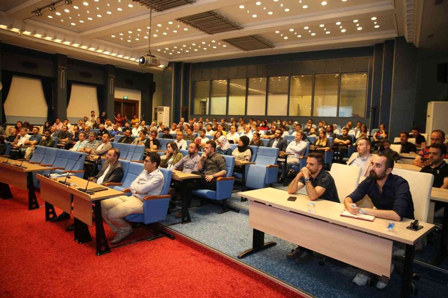 Büyükşehirden Belediye Personeline ’kvkk’ Semineri