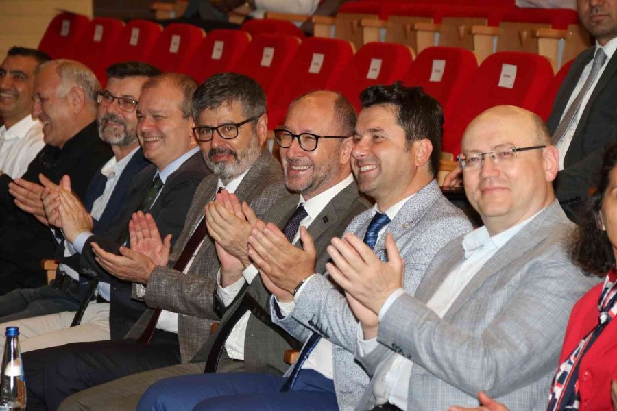 Anadolu Tömer Mezuniyet Sevinci