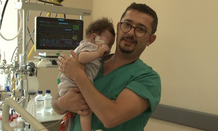 Dört Aylık Bebeğin 300 Binde Bir Görülen Rahatsızlığı Konya’da Şifa Buldu