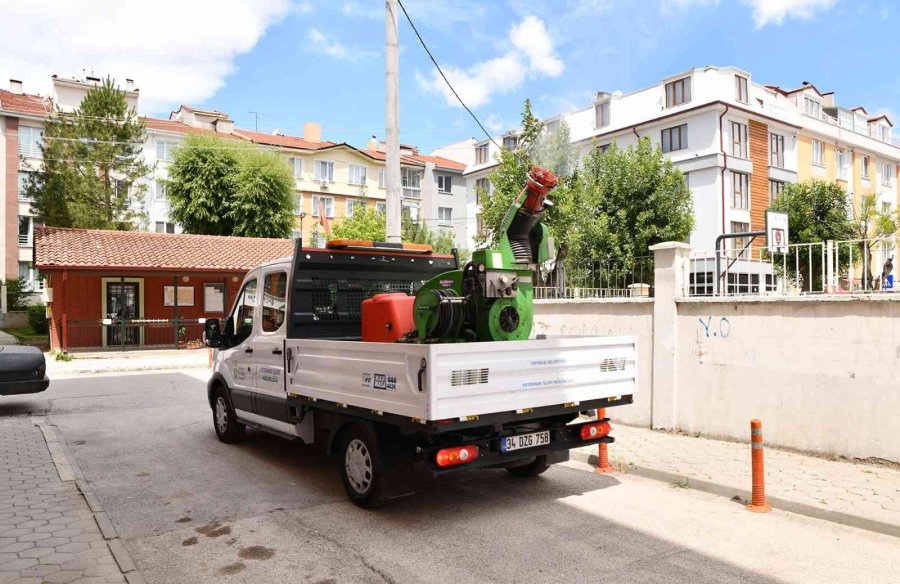 İlaçlama Çalışmaları Sürüyor