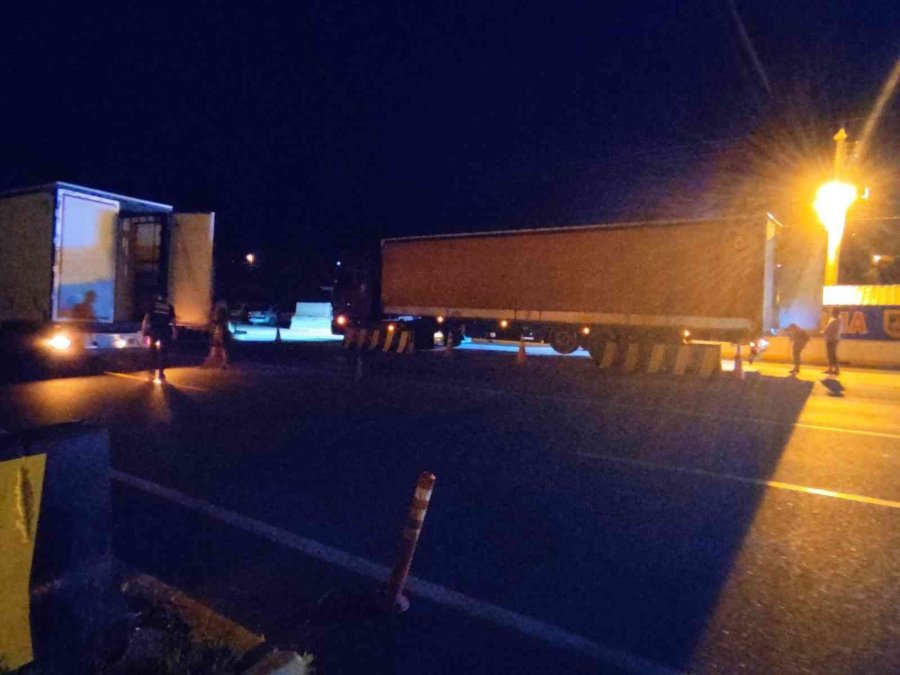 Antalya’da Huzur Uygulamasında Aranan 8 Kişi Yakalandı