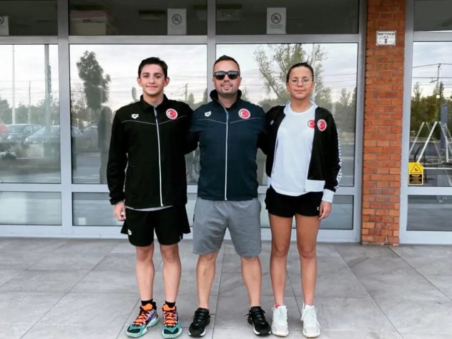 Antalyasporlu Yüzücüler Dünya İle Yarışıyor