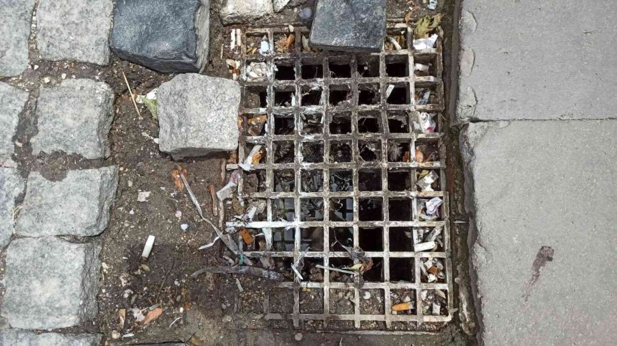 Farelerin Bastığı Hamamyolu’nda Esnaf Tepkili