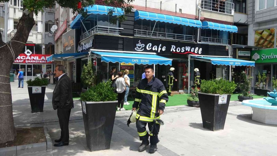 Yangını Duydu, Tıraşı Bırakıp Kendini Dışarı Attı