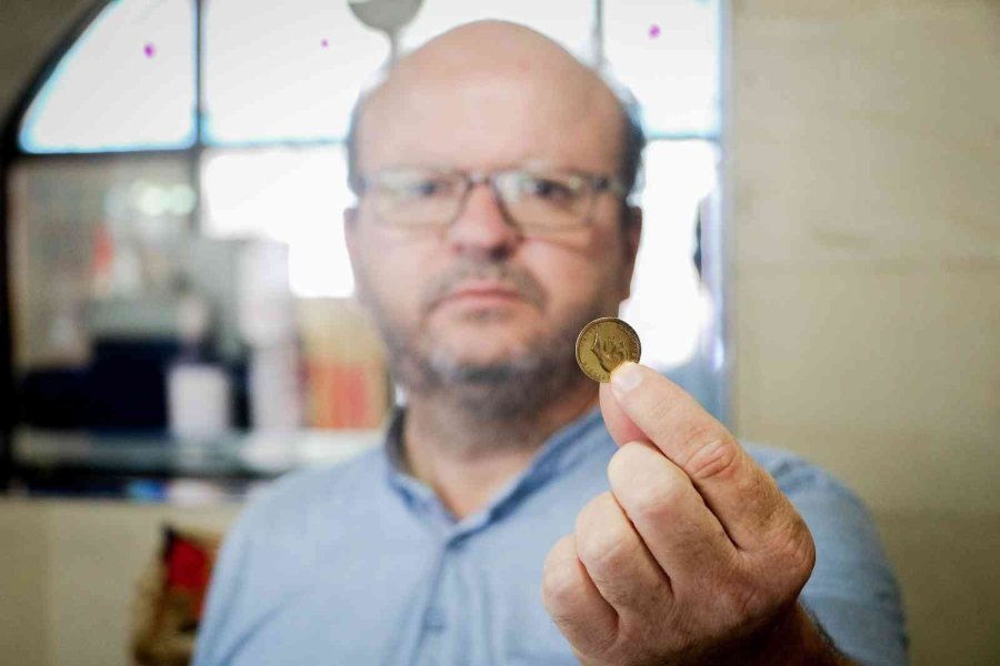 Antalya’da Kuyumcuya Sahte Cumhuriyet Altını Şoku