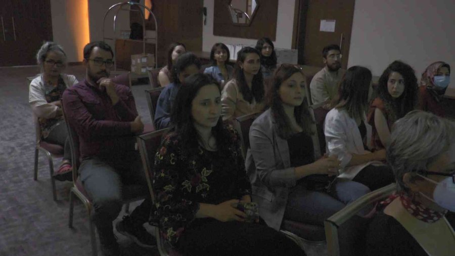 Doktor Ve Doktor Adaylarına ‘atopik Dermatiti’ Eğitimi