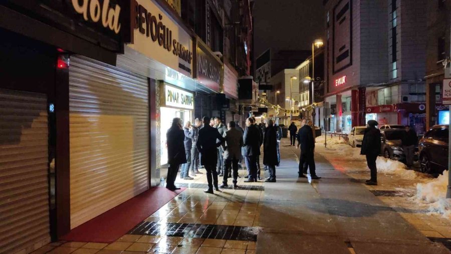 Boğazından Bıçaklanan Sarraf, 110 Günlük Yaşam Mücadelesini Kaybetti