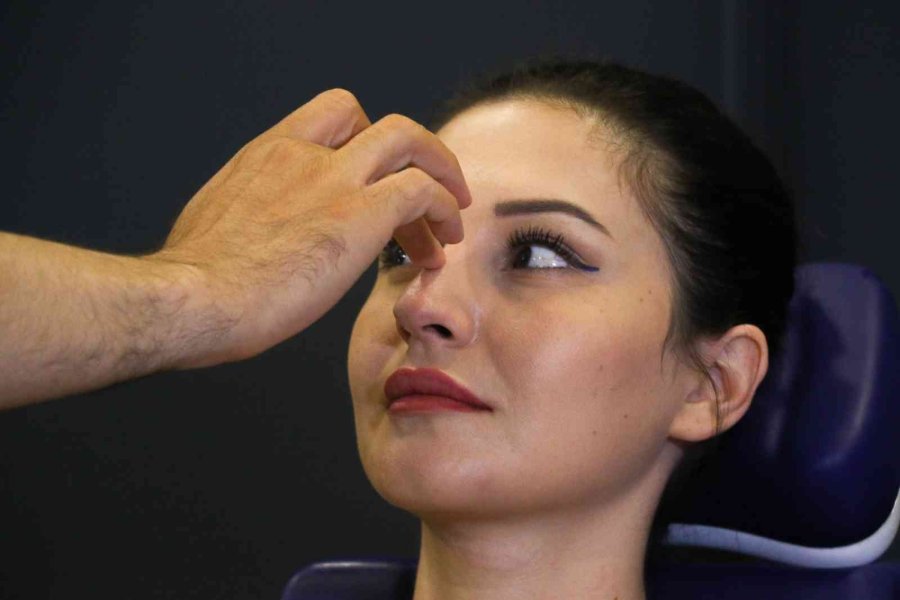 Yaz Mevsiminde Burun Estetiği Yaptırmak İsteyenlere Uzmanından Uyarı