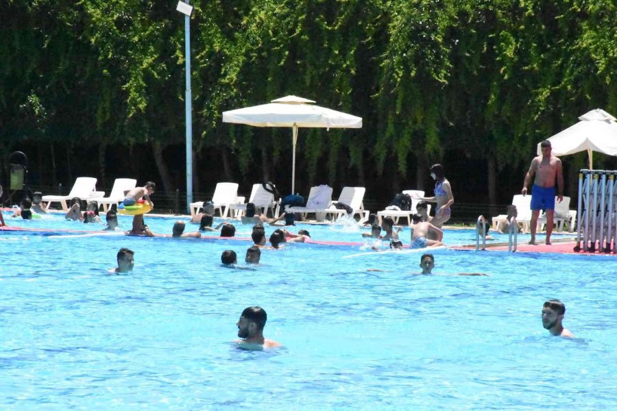 Tarsus Su Parka Vatandaşlardan Yoğun İlgi