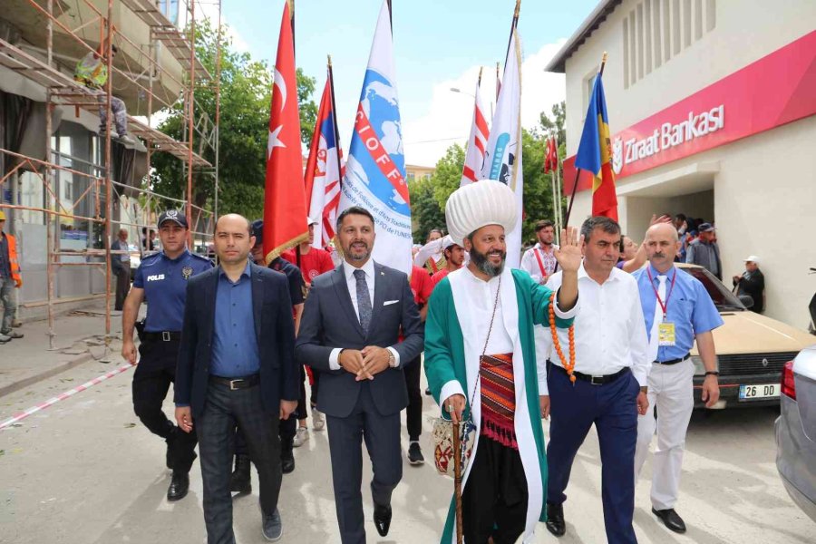 Sivrihisar Sokaklarında Renkli Görüntüler