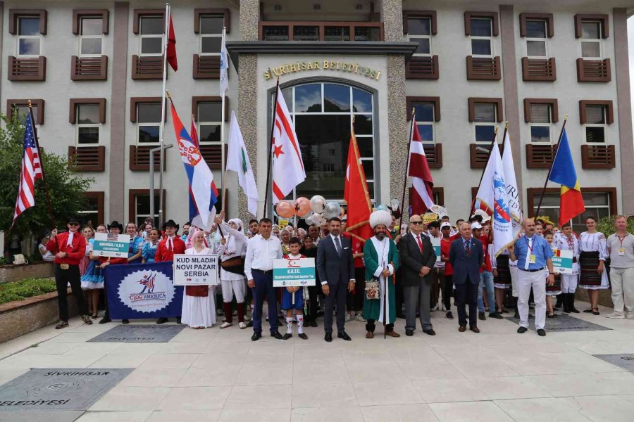 Sivrihisar Sokaklarında Renkli Görüntüler