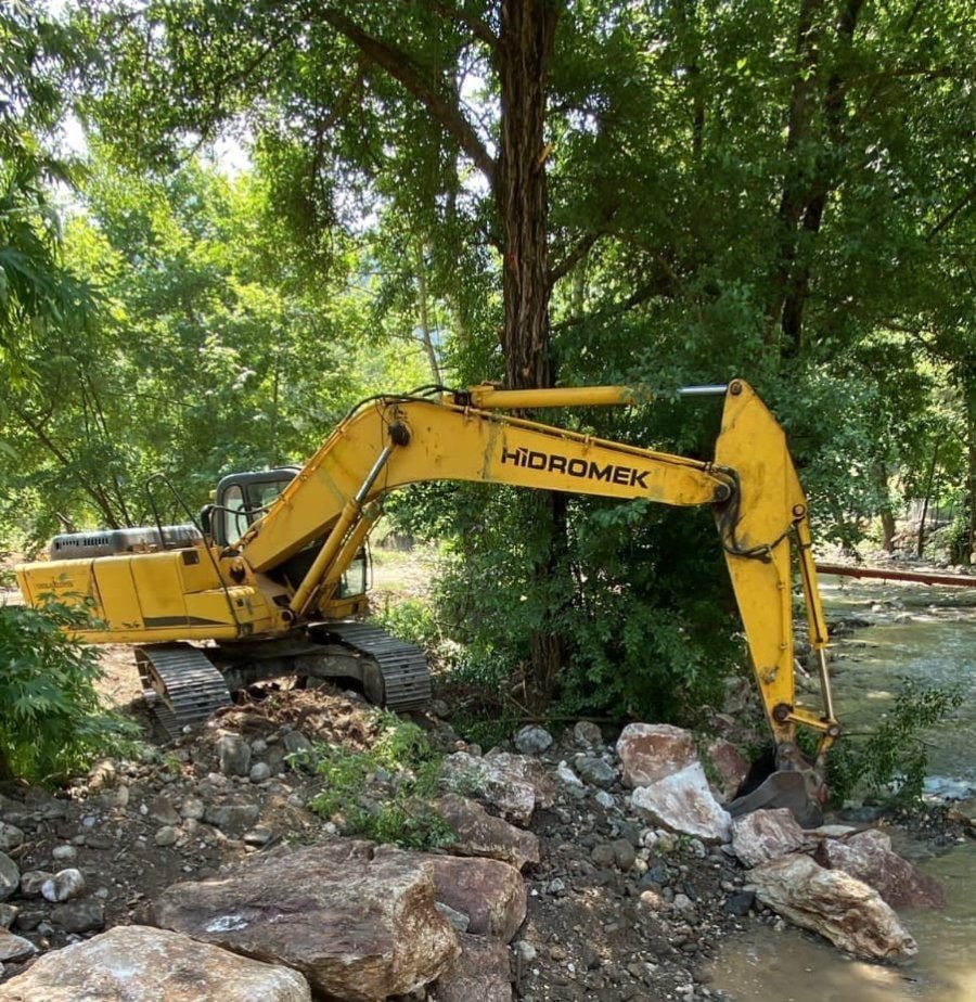 Toroslar’da Yol Çalışmaları Sürüyor