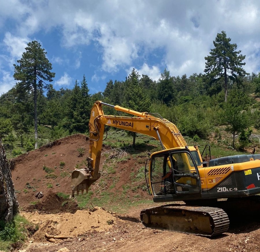 Toroslar’da Yol Çalışmaları Sürüyor