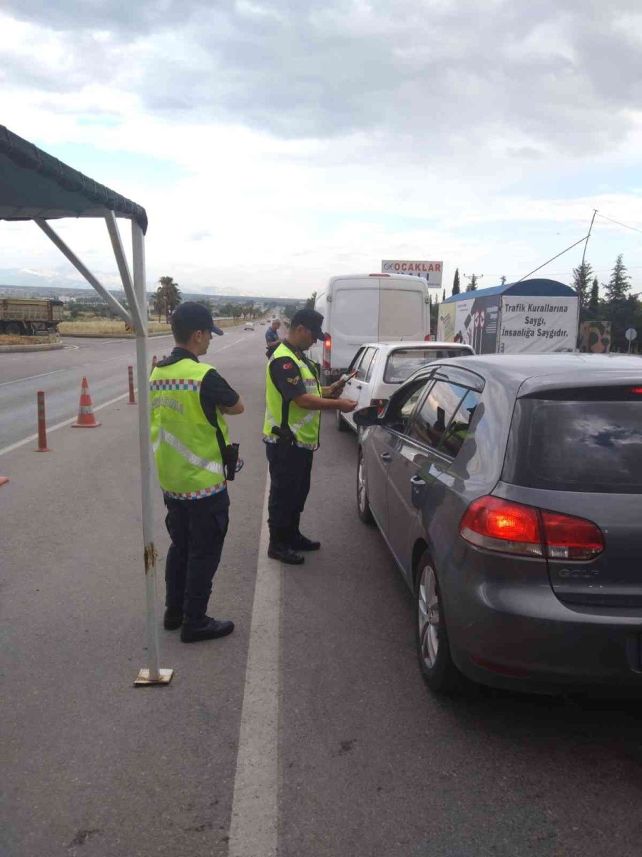 Antalya’da Huzur Uygulamasında Aranan 8 Kişi Yakalandı