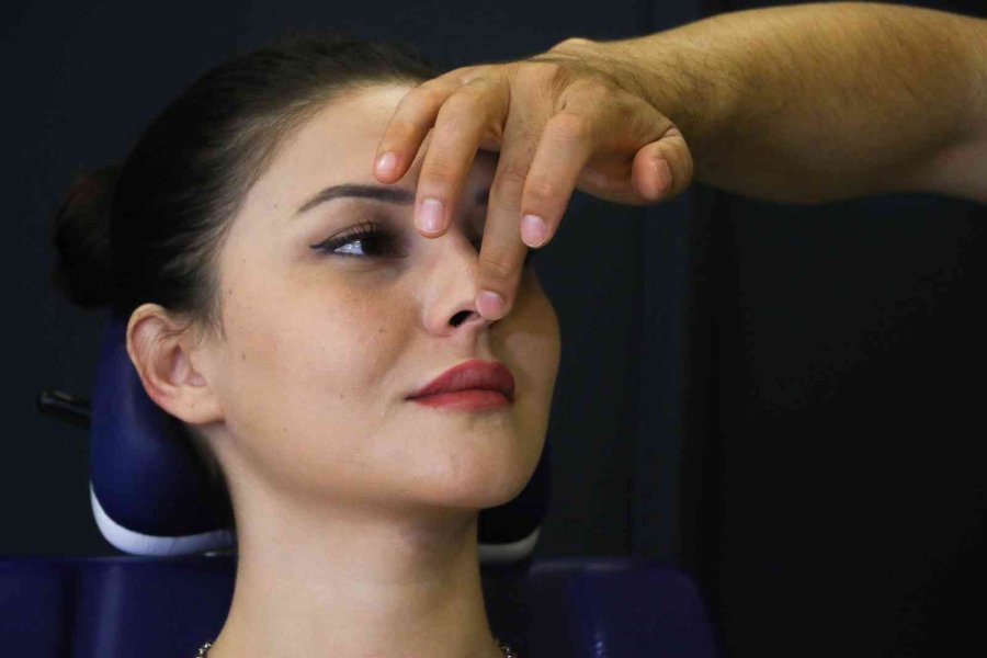 Yaz Mevsiminde Burun Estetiği Yaptırmak İsteyenlere Uzmanından Uyarı