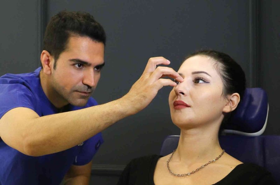 Yaz Mevsiminde Burun Estetiği Yaptırmak İsteyenlere Uzmanından Uyarı