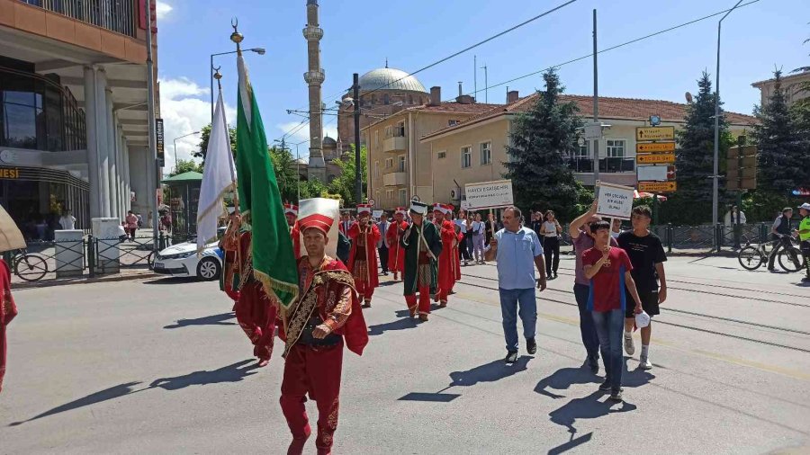 Koruyucu Aile Günü Eskişehir’de Mehter Eşliğinde Kutlandı