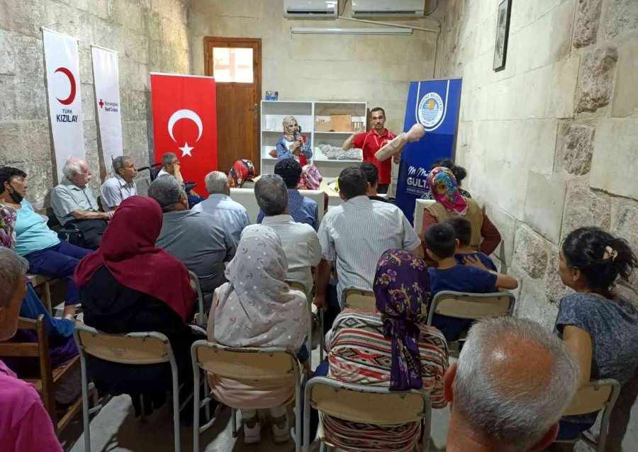 Akdeniz Belediyesinden Vatandaşlara İlk Yardım Eğitimi