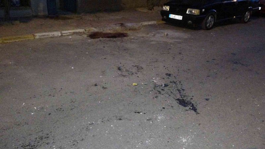 Sokak Ortasında Bıçakladığı Kadının Başında Bekleyip Yanına Kimseyi Yaklaştırmadı