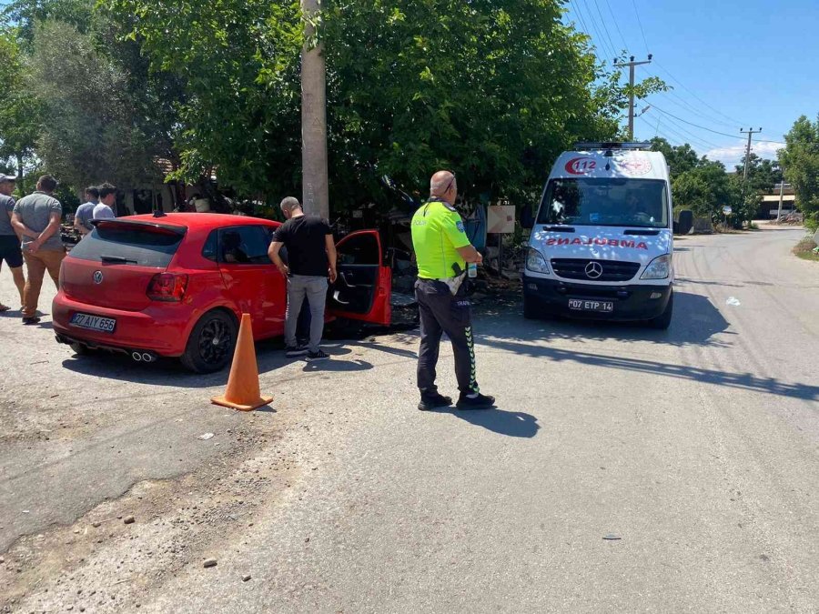 Kaza Yapıp Aracı Ve Yaralı Kadını Bırakıp Kaçan Sürücü, Geri Dönüp Kazayı Uzaktan İzlerken Yakalandı