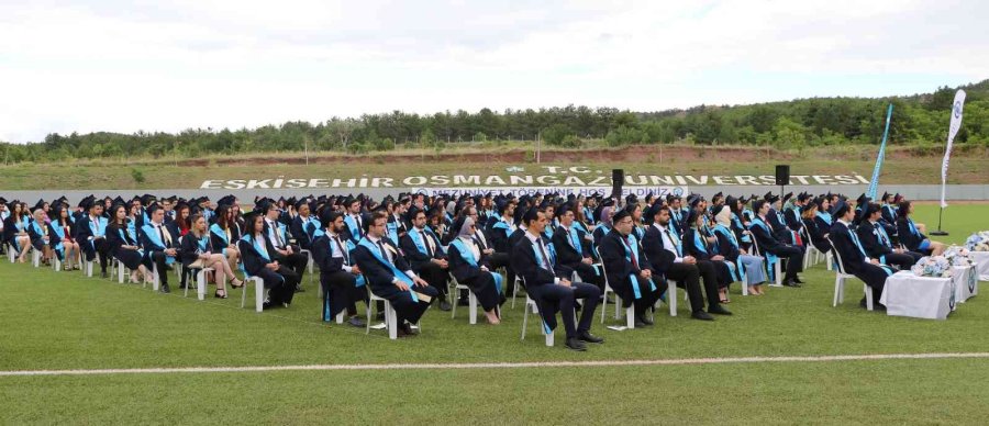 Esogü Tıp Fakültesi 2022 Mezunlarını Verdi