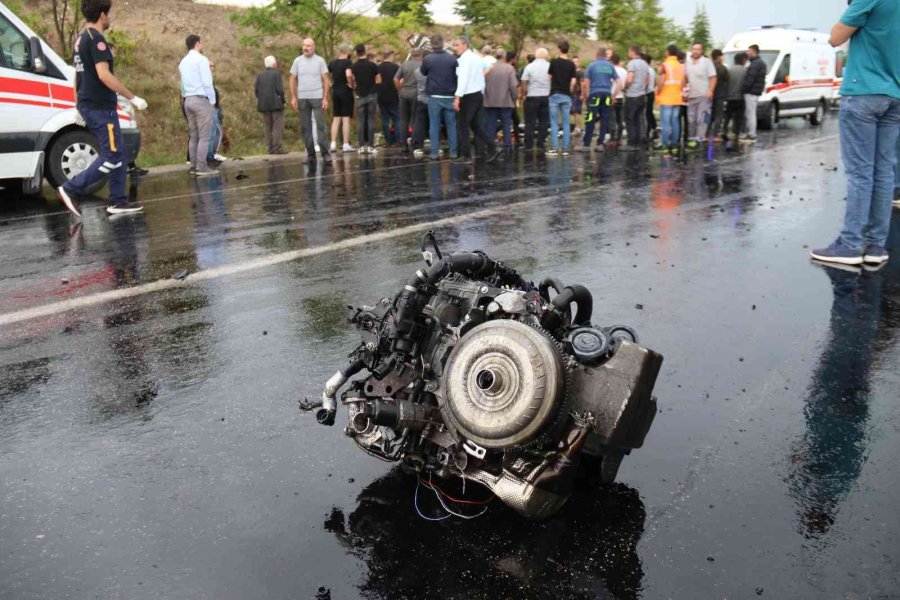 Eskişehir’de Karavanla Otomobil Çarpıştı: 2’si Fransız 5 Yaralı