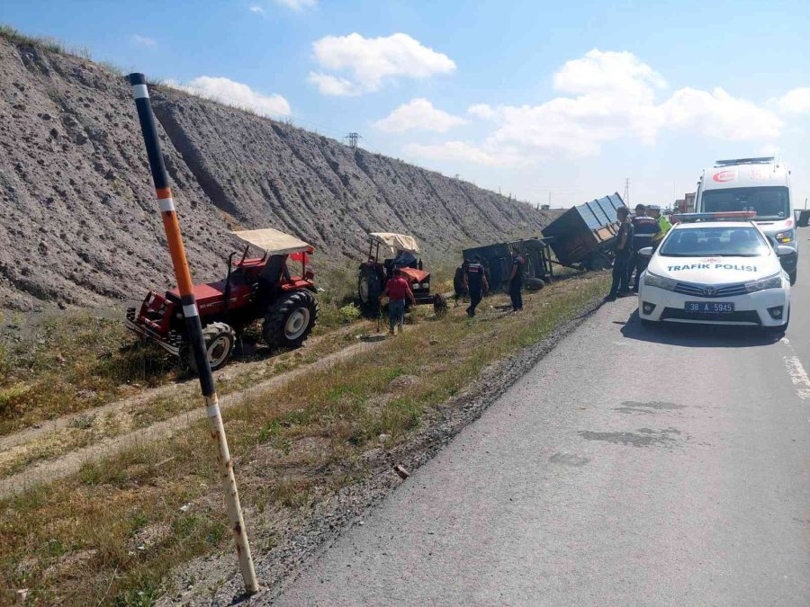 Traktör Şarampole Devrildi