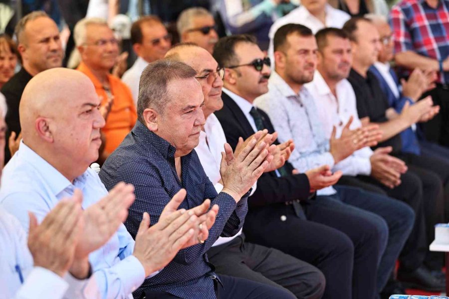 Emekliler Kahvesi Ve Kadın Kooperatifleri Satış Alanı Açıldı