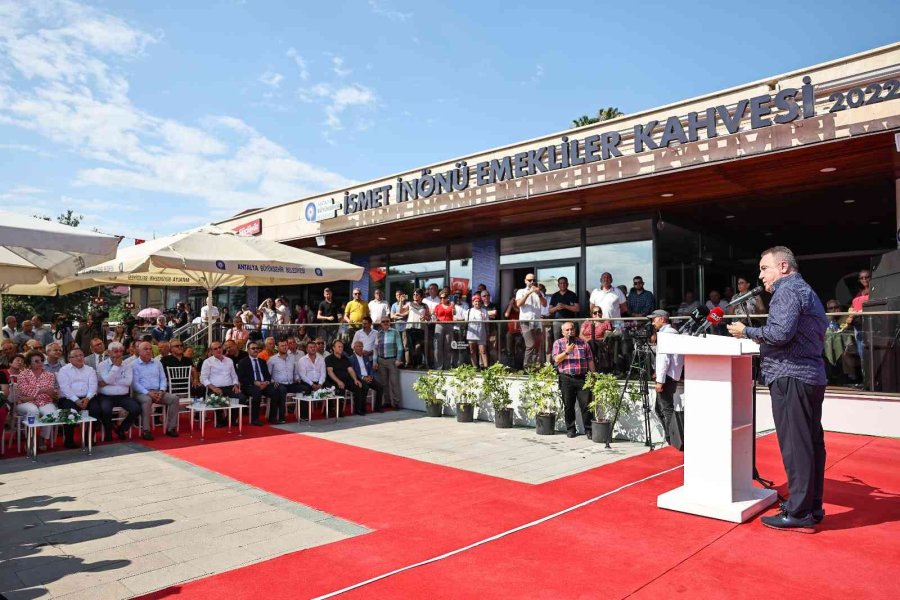 Emekliler Kahvesi Ve Kadın Kooperatifleri Satış Alanı Açıldı