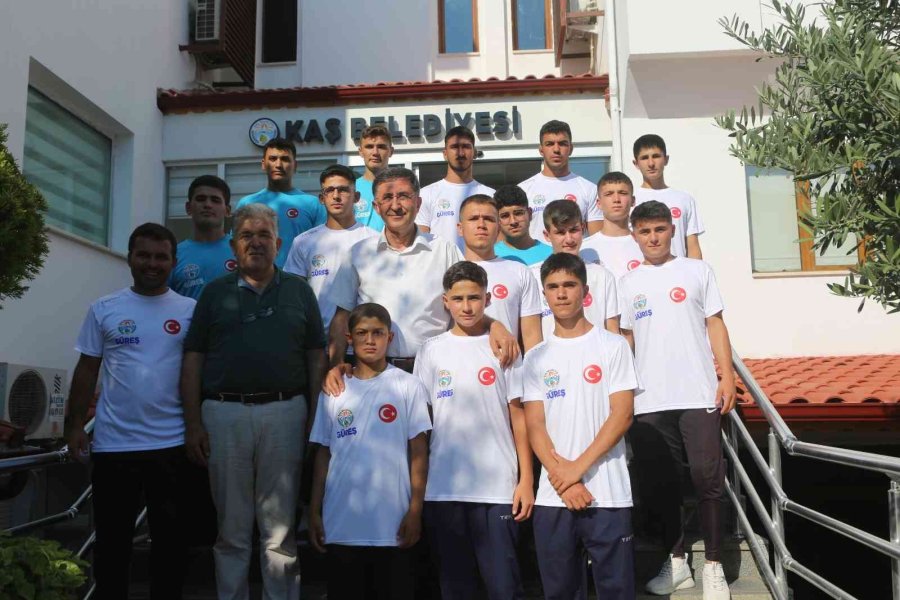 Kaş Belediye Spor Güreş Takımı Edirne’ye Uğurlandı