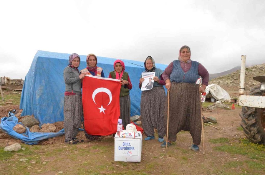 Büyükşehir Belediyesinden Yörüklere, Hijyen Kolisi, Oyuncak Ve Şeker