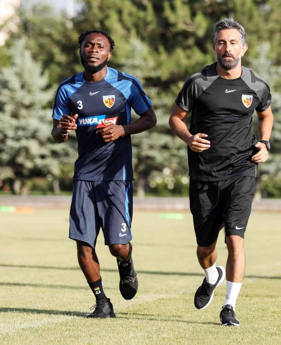 Kayserispor Antrenmanlarını Sürdürüyor