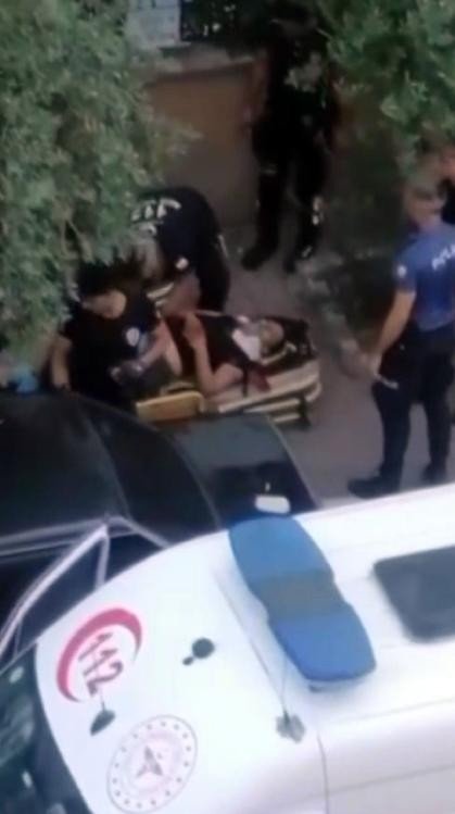 Sokak Ortasında Kadını Boğazından Bıçaklayan Şüpheli Yakalandı