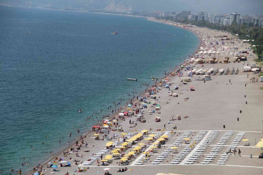 Antalya’da Turist Sayısı Bir Önceki Yılın Aynı Dönemine Göre Yüzde 176 Arttı