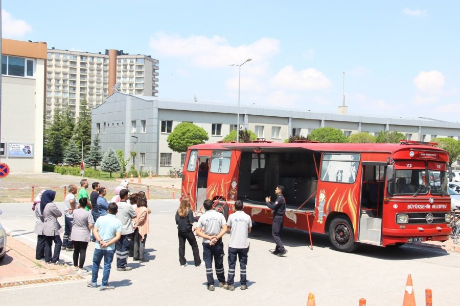 Erciyes Teknopark’ta Yangın Söndürme Eğitimi Verildi