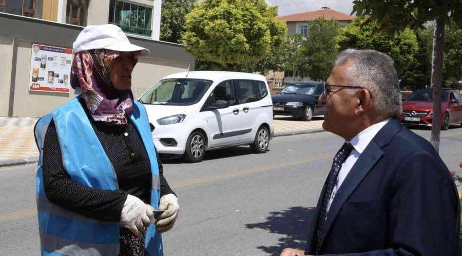 Başkan Büyükkılıç Kayserililerin Her Zaman Yanında