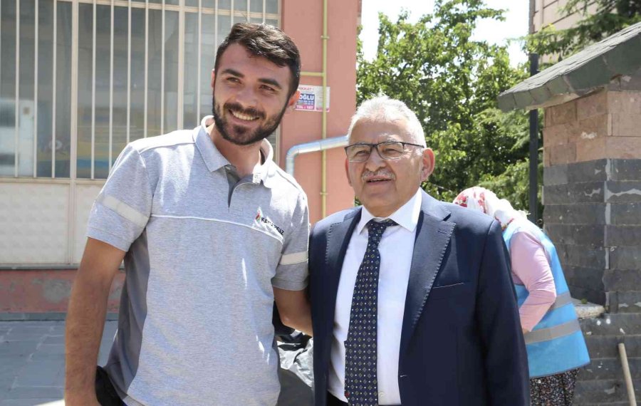 Başkan Büyükkılıç Kayserililerin Her Zaman Yanında