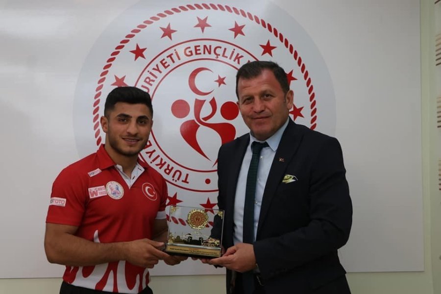 Ali İhsan Kabakcı, Muay Thai Sporcularıyla Erciyes’te Buluştu