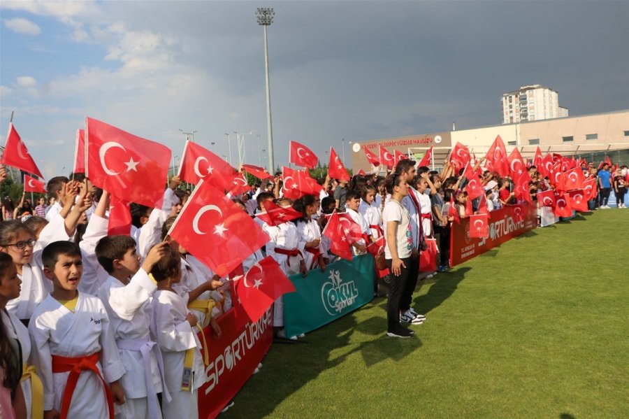 Kayseri’de Gsb Yaz Spor Okulları Açıldı