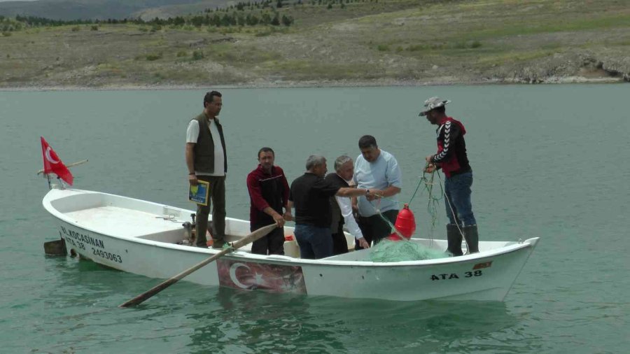 Kayseri’de Balıkçılar ’vira Bismillah’ Dedi